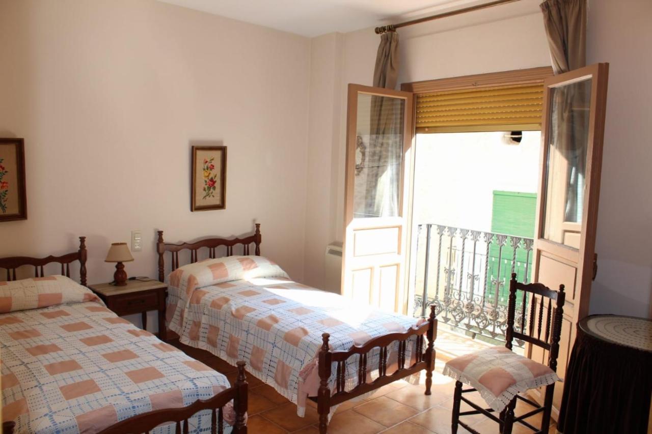 Casa Rural Puerta De La Iglesia Elche de la Sierra Esterno foto
